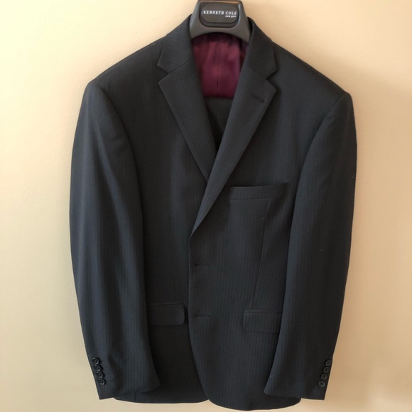 Kenneth Cole New York, textured black suit - size 38 regular - Picture 2 of 7